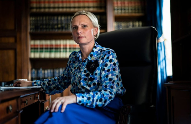 Конгрессвумен Спартц родом из Украины заявила, что Украине следует смириться с потерей территорий