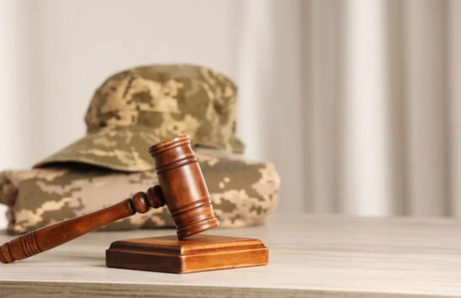 На Одещині суд оштрафував військового, який лопатою намагався «відбити» у поліції свого брата