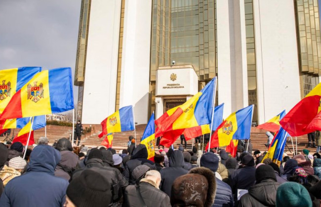 Молдова разрабатывает закон, который позволит суду останавливать протесты
