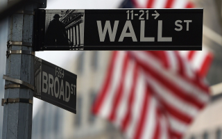 Ринки США знову обвалюються після оголошення 145% тарифів проти Китаю