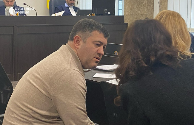 Не выезжать за пределы Киевщины и носить электронный браслет — суд продолжил обязательства экс-руководителю ГФС Насирову