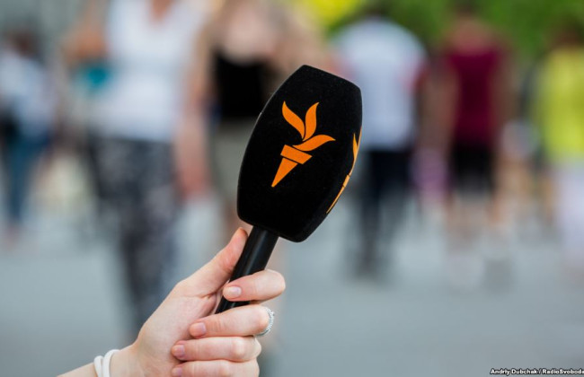 Из-за задержки финансирования из США Радио Свобода сворачивает часть программ