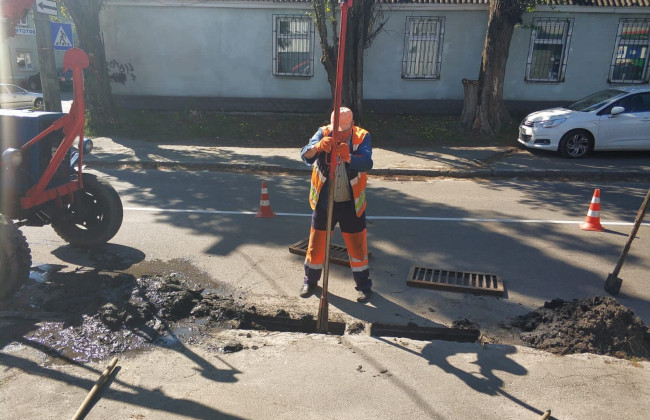 В Киеве ограничат движение транспорта на Берестейском проспекте возле станции метро «Нивки»