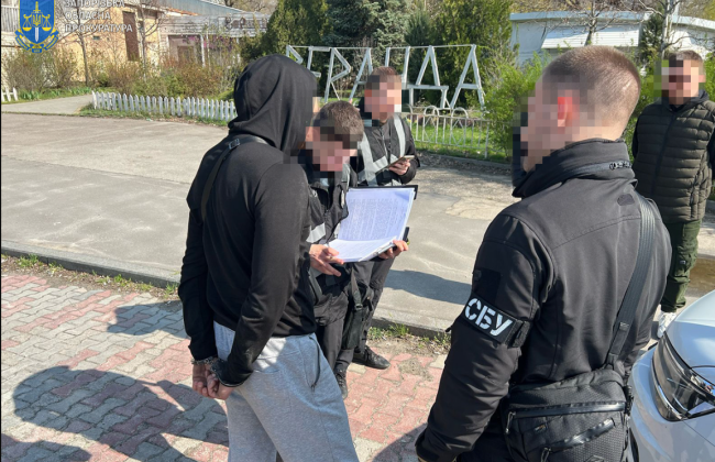 В Запорожье разоблачен мужчина, который требовал 6500 долларов за изготовление фиктивного решения ВКК