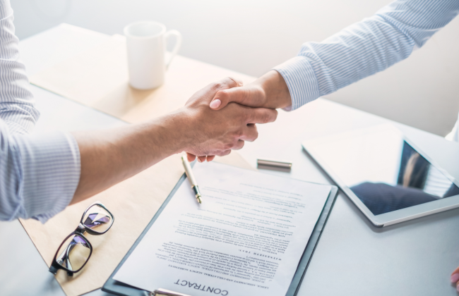 Чи може працівник з нефіксованим робочим часом працювати на іншій роботі — відповідь Держпраці