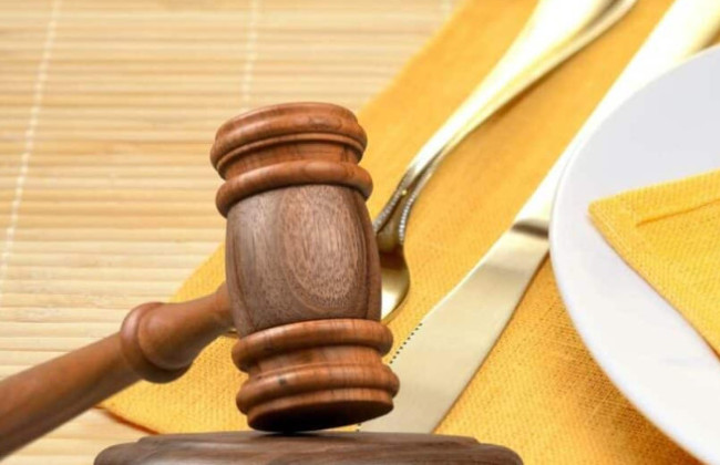 Ресторан «Кухня юриста» использовал юридические символы в брендинге и попал в скандал