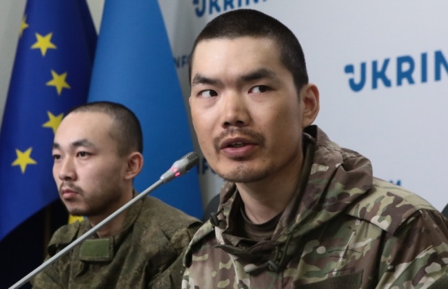 Граждане Китая, которых взяли в плен на Донетчине, хотят домой и просят Пекин забрать их