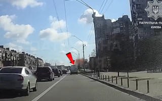 У Києві покарали водія Citroen, який рухався смугою для маршрутних транспортних засобів — відео