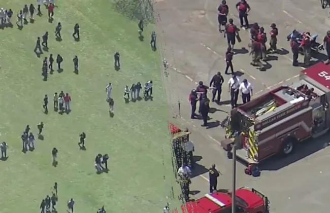 В американском Далласе в Техасе открыли стрельбу по ученикам в школе