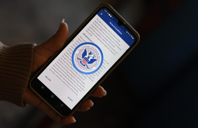 В США анонсировали программу «самодепортации» – дают деньги и билет на самолет