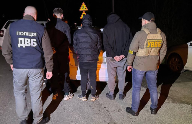 $4 тысячи за билет в Румынию – на Буковине схватили водителя и трех уклонистов