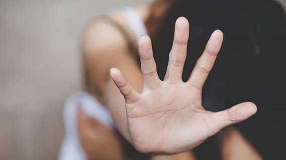 На Хмельниччині отримав покарання вітчим-ґвалтівник 14-річної дівчинки