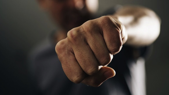 На Житомирщині судили молодика, який напав з кулаками на охоронця супермаркету через вимогу розрахуватися за пиво