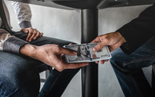 У НАЗК відповіли, чи може антикорупційний уповноважений стати викривачем і отримати виногороду