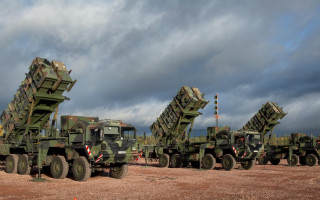 Украина готова купить в США не менее 10 систем ПВО Patriot, — Зеленский