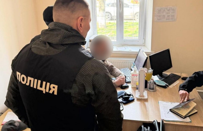 500 долларов за «непригодность» – на Сумщине задержали заведующего амбулаторией