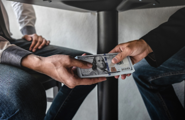 В НАПК ответили, может ли антикоррупционный уполномоченный стать разоблачителем и получить вознаграждение