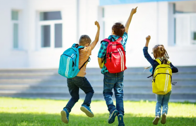 МОН опровергло слухи о сокращении летних каникул – решение принимают сами школы