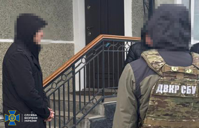 СБУ и полиция задержали 4-х организаторов схем для уклонистов, среди фигурантов — должностное лицо Конституционного Суда