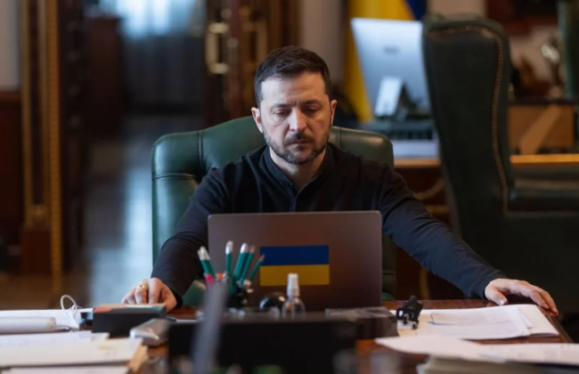 Володимир Зеленський відповів на заяву Путіна про «великоднє перемир'я»