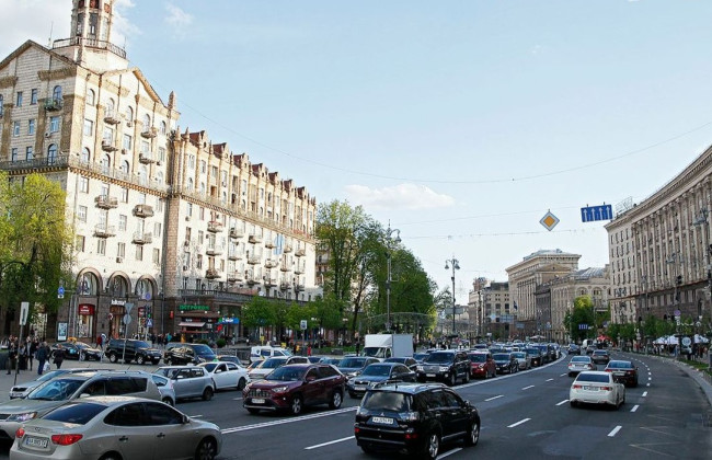 На Крещатике частично ограничат движение транспорта на неделю