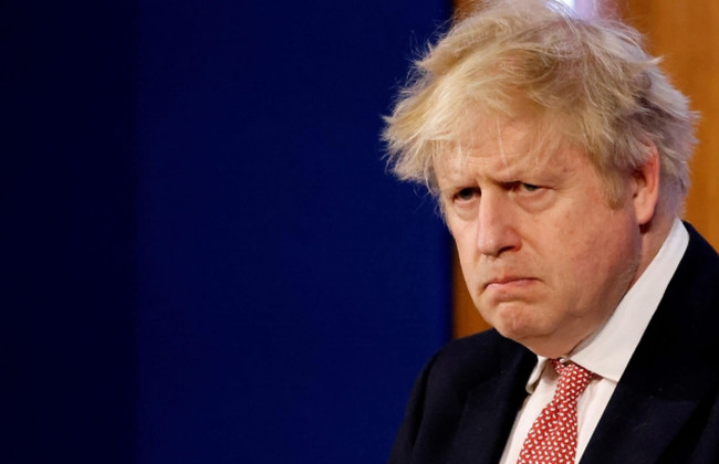 «Молодежь перестала ходить на вечеринки и пьет меньше, чем мое поколение», — Джонсон обвинил WhatsApp в демографическом спаде