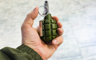 На Днепропетровщине мужчина во время конфликта бросил гранату у знакомых