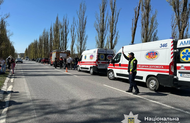 В Винницкой области рейсовый автобус съехал в кювет – семеро пострадавших