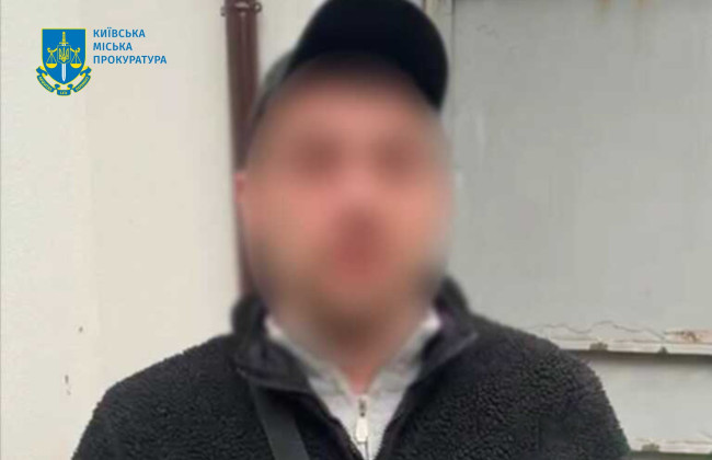 У Києві чоловік пограбував дитину в під’їзді, погрожуючи ножем – апеляція залишила вирок без змін