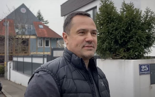 Mercedes, $4 млн и ценные бумаги – ВАКС арестовал имущество бизнесмена Дениса Комарницкого, жены и водителя