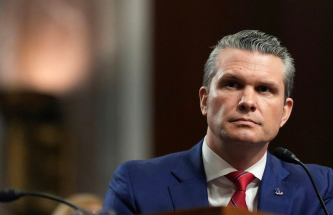 Чат в Signal был не один: глава Пентагона Хегсет обсуждал военные операции с женой, братом и адвокатом