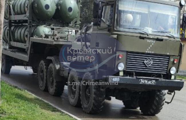 У тимчасово окупованій Керчі зафіксували перевезення ракет для ЗРК