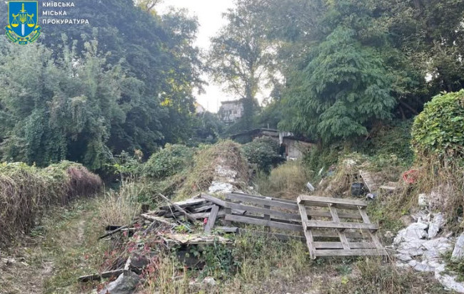 В Киеве будут судить нотариуса, которая на основании поддельных документов зарегистрировала право собственности на землю