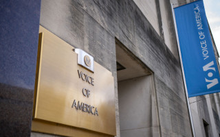 В США суд обязал администрацию Трампа возобновить работу «Голоса Америки»