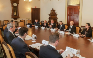 Звіт про прогрес щодо угоди про корисні копалини буде до 26 квітня – Шмигаль у Вашингтоні зустрівся з Бессентом