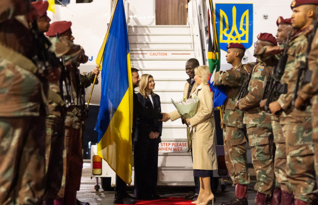 Зеленський прибув з візитом до Південно-Африканської Республіки для переговорів
