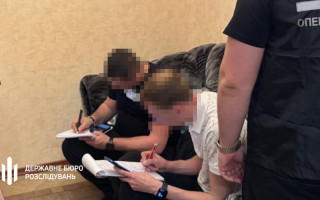 Правоохранитель из Киевской области за 15 тысяч долларов переправил военнообязанного в Польшу, — ГБР