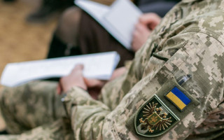 Для зупинення провадження у справі недостатньо формального перебування особи у складі ЗСУ – Верховний Суд