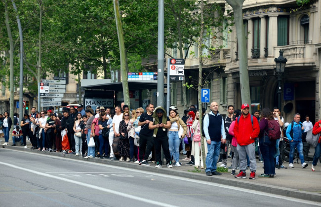 В Барселоне частично возобновили работу метро, однако транспортный коллапс остается