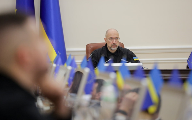 Повысят ли зарплаты учителям — в правительстве ответили на петицию украинцев