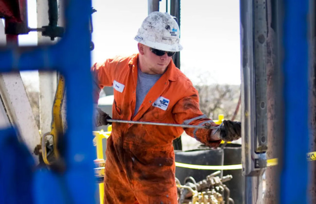 Нефтяная отрасль, которой Дональд Трамп обещал «бурить, детка, бурить», терпит убытки