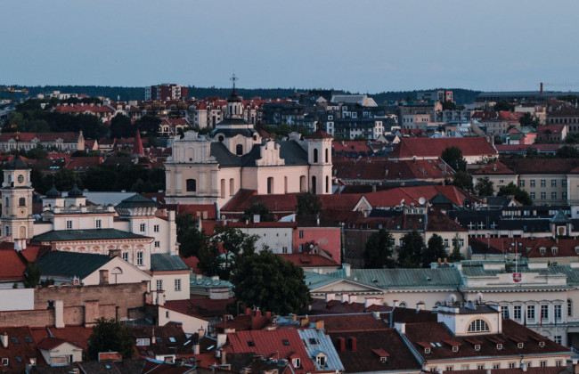 Литва хочет запретить россиянам покупать жилье возле стратегических объектов