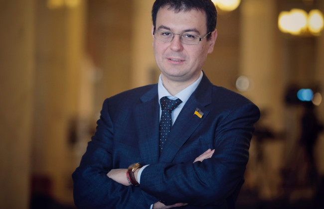 Гетманцев предлагает обязать налоговиков носить бодики постоянно