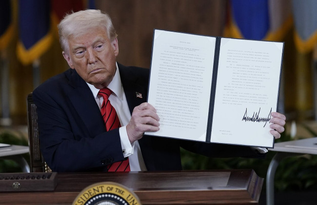 Дональд Трамп подписал указы, которые должны смягчить эффект от пошлин на автомобили