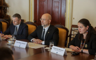 Управлять инвестиционным фондом будут 3 человека от США и 3 – от Украины – в Раде рассказали детали соглашения о недрах