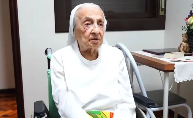 Померла найстаріша людина на Землі — бразильська черниця Іна Канабарро