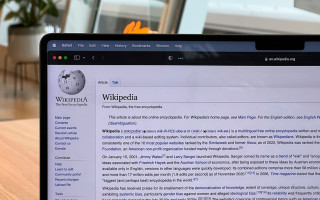 Wikipedia внедряет искусственный интеллект, но не будет заменять им людей в команде