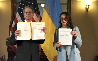 В адміністрації Трампа заявили, що угода про копалини дала Зеленському «роял-флеш»
