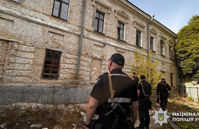 У полиции раскрыли тайну 10 тонн человеческих костей в контейнере на Подоле в Киеве