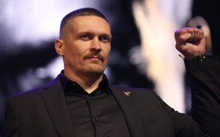 Александр Усик собирается завершить боксерскую карьеру: он сказал, что осталось два боя
